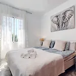 105 Welcoming Andalusian Style 2 Bed With Views Of Miraflores Golf *
