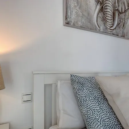 105 Welcoming Andalusian Style 2 Bed With Views Of Miraflores Golf * Sitio de Calahonda