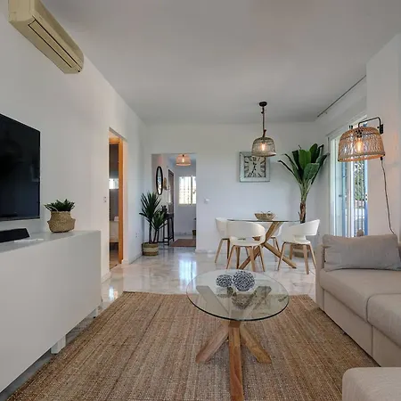 105 Welcoming Andalusian Style 2 Bed With Views Of Miraflores Golf Appartement Sitio de Calahonda
