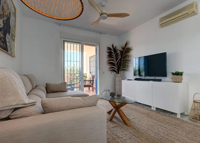 105 Welcoming Andalusian Style 2 Bed With Views Of Miraflores Golf Apartament