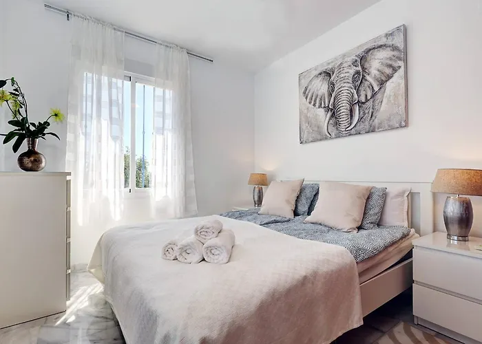 105 Welcoming Andalusian Style 2 Bed With Views Of Miraflores Golf *