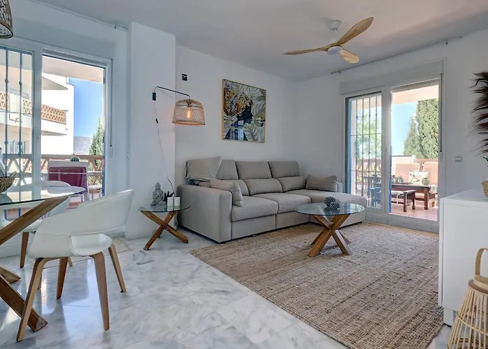 105 Welcoming Andalusian Style 2 Bed With Views Of Miraflores Golf Sitio de Calahonda