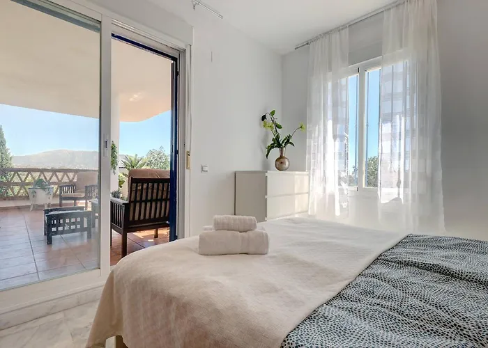 105 Welcoming Andalusian Style 2 Bed With Views Of Miraflores Golf Apartament Sitio de Calahonda