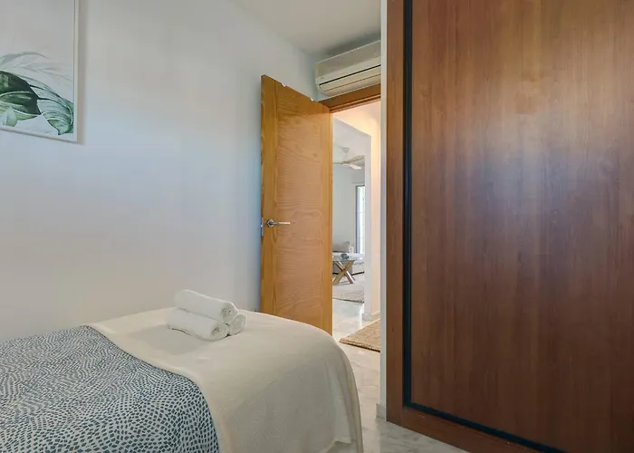 105 Welcoming Andalusian Style 2 Bed With Views Of Miraflores Golf