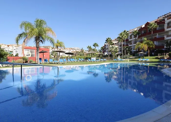 105 Welcoming Andalusian Style 2 Bed With Views Of Miraflores Golf *