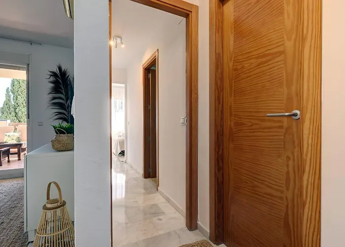 105 Welcoming Andalusian Style 2 Bed With Views Of Miraflores Golf